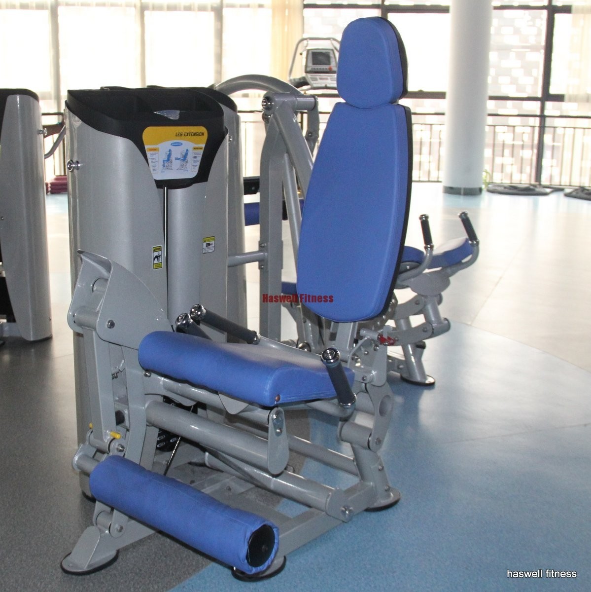 slt 1655074631 ht1204 seated leg extension 01